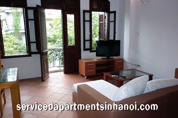Cho thuê căn hộ 1 phòng ngủ, khu Trúc Bạch, Ba Đình 1