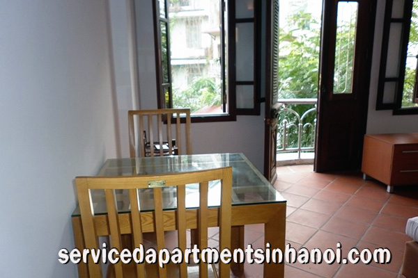 Cho thuê căn hộ 1 phòng ngủ, khu Trúc Bạch, Ba Đình 3