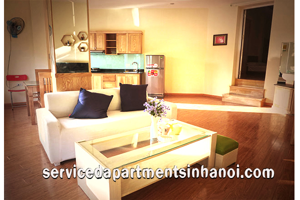 Căn hộ mới hoàn thiện 1 phòng ngủ view hồ Trúc Bạch rộng 80m2 giá 700$/tháng 8