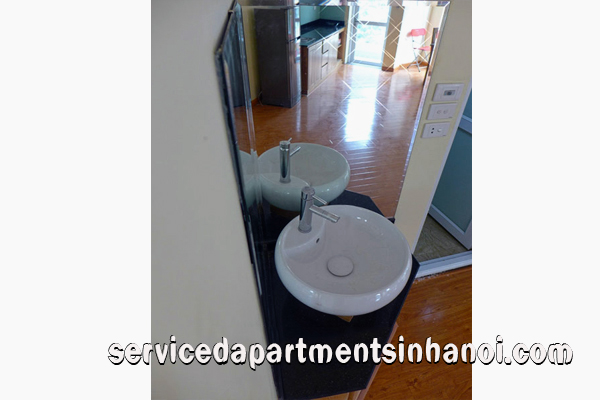 Căn hộ mới hoàn thiện 1 phòng ngủ view hồ Trúc Bạch rộng 80m2 giá 700$/tháng 2