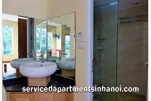 Căn hộ mới hoàn thiện 1 phòng ngủ view hồ Trúc Bạch rộng 80m2 giá 700$/tháng 3