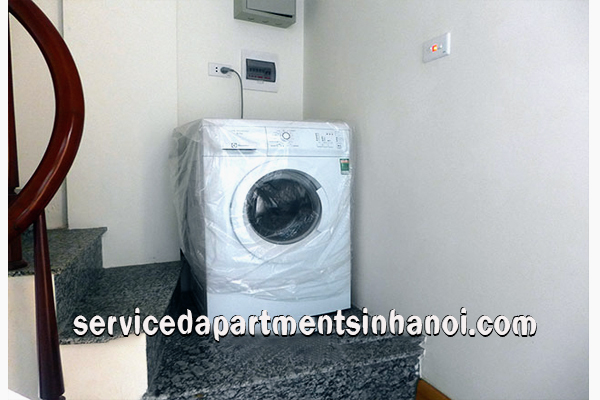 Căn hộ mới hoàn thiện 1 phòng ngủ view hồ Trúc Bạch rộng 80m2 giá 700$/tháng 5