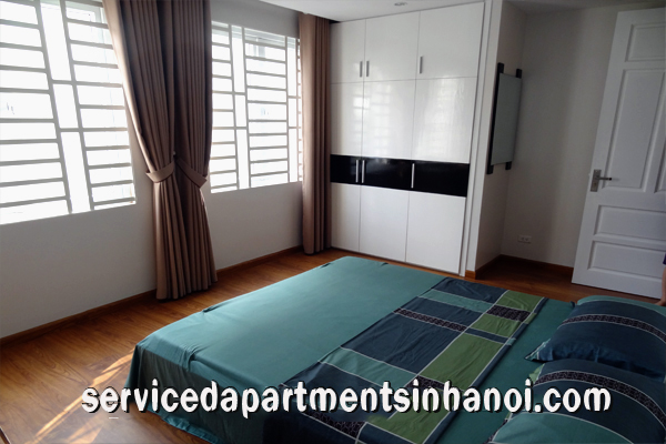 Cho thuê căn hộ dịch vụ mới làm, 2 phòng ngủ tại Văn Cao, Ba Đình 6