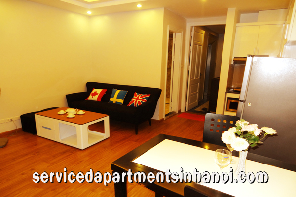 Cho thuê căn hộ dịch vụ mới , 2 phòng ngủ tại Văn Cao, Ba Đình