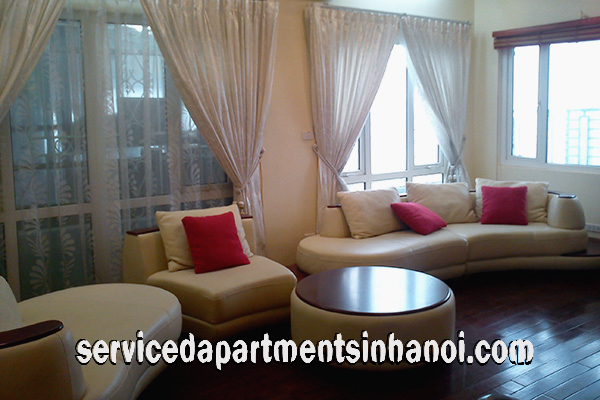 Cho thuê căn hộ dịch vụ 4 phòng ngủ nhìn ra Hồ Tây 1