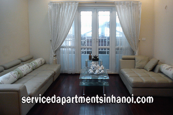 Cho thuê căn hộ dịch vụ 4 phòng ngủ nhìn ra Hồ Tây 2