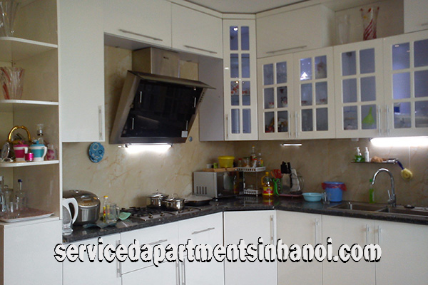 Cho thuê căn hộ dịch vụ 4 phòng ngủ nhìn ra Hồ Tây 2