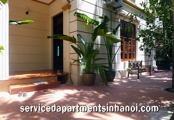 Biệt thự mang lối kiến trúc Pháp với 4 phòng ngủ cho thuê gần hồ Tây, quận Tây Hồ. 2