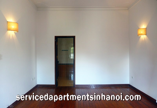 Biệt thự mang lối kiến trúc Pháp với 4 phòng ngủ cho thuê gần hồ Tây, quận Tây Hồ. 5