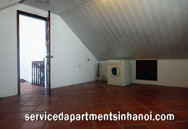 Biệt thự mang lối kiến trúc Pháp với 4 phòng ngủ cho thuê gần hồ Tây, quận Tây Hồ. 9