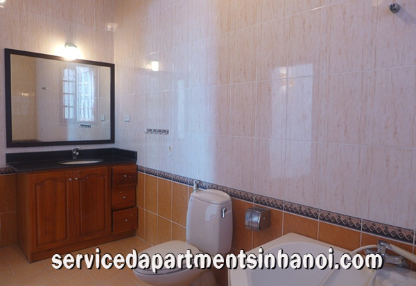 Biệt thự mang lối kiến trúc Pháp với 4 phòng ngủ cho thuê gần hồ Tây, quận Tây Hồ. 8