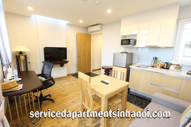 Cho thuê căn hộ dịch vụ hiện đại 1 phòng ngủ gần hồ Giảng Võ, Ba Đình 2