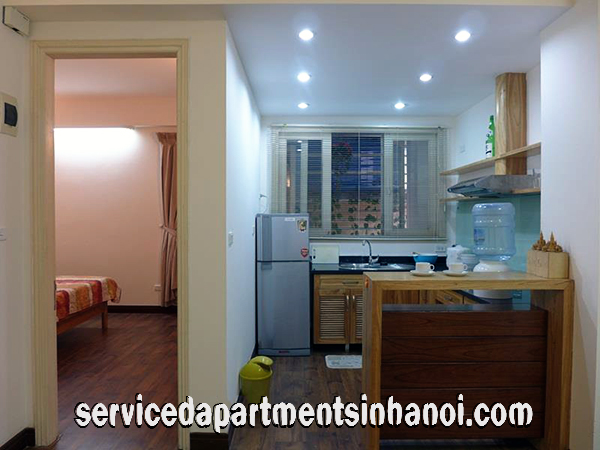 Cho thuê căn hộ dịch vụ giá rẻ 1 phòng ngủ tại Trần Phú, Ba Đình 4
