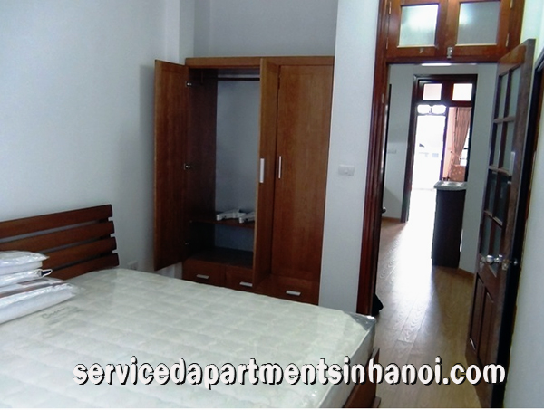 Cho thuê căn hộ dịch vụ đẹp gồm 1 phòng ngủ tại Trần Phú, Ba Đình 10