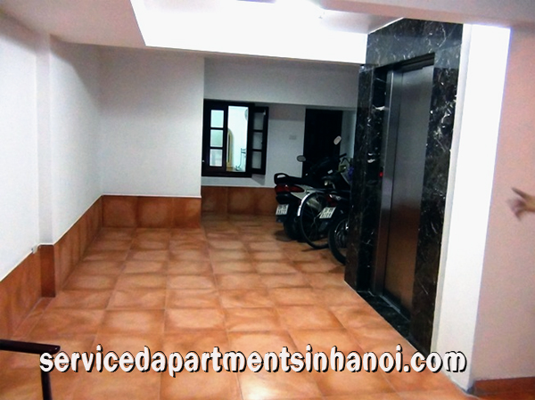 Cho thuê căn hộ dịch vụ đẹp gồm 1 phòng ngủ tại Trần Phú, Ba Đình 3