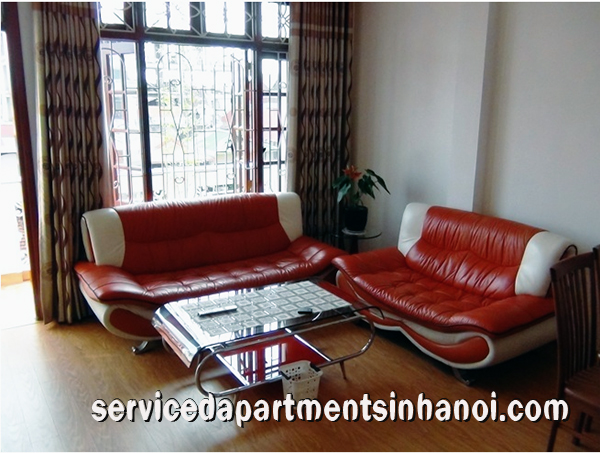 Cho thuê căn hộ dịch vụ đẹp gồm 1 phòng ngủ tại Trần Phú, Ba Đình 4