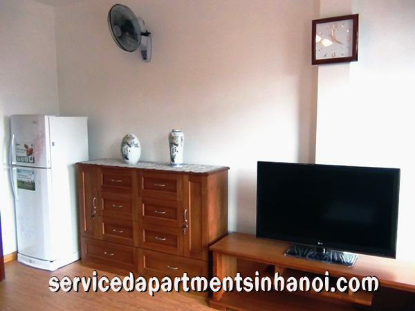 Cho thuê căn hộ dịch vụ đẹp gồm 1 phòng ngủ tại Trần Phú, Ba Đình 6