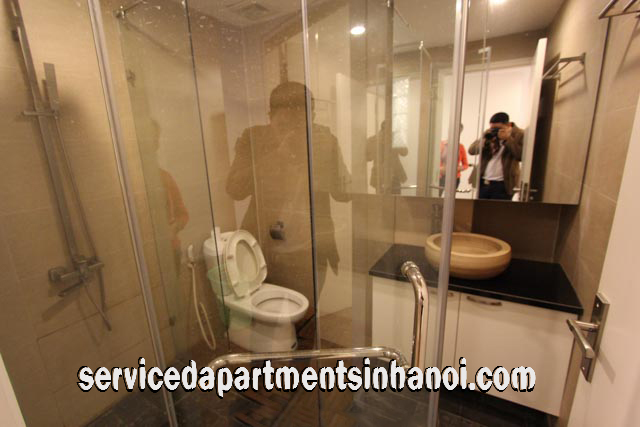 Căn hộ dịch vụ với 2 phòng ngủ cho thuê ở phố Triệu Việt Vương, quận Hai Bà Trưng 8