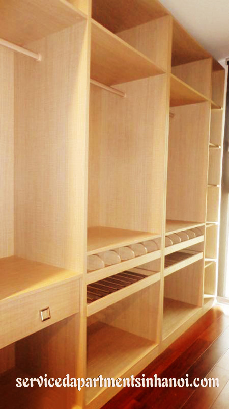 Cho thuê căn hộ dịch vụ 3 phòng ngủ tại Kim Mã, Ba Đình 3