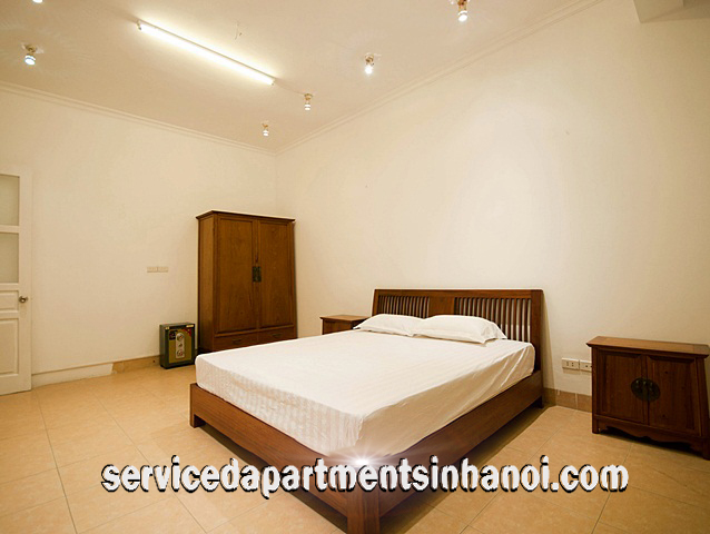 Căn hộ một phòng ngủ đẹp với view hồ Trúc Bạch cho thuê 1000 $ / tháng 8