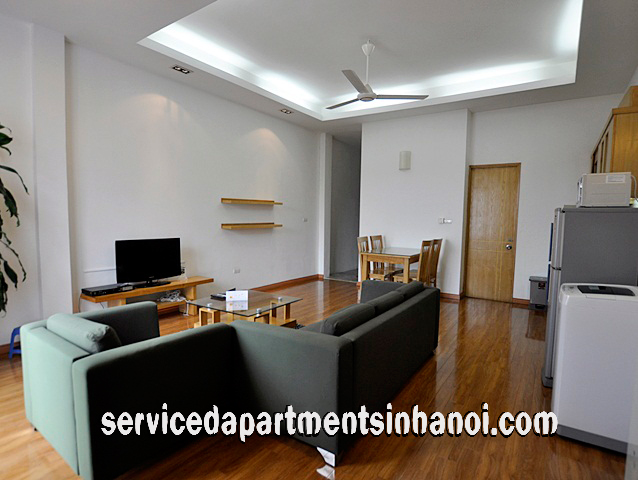 Cho thuê căn hộ dịch vụ 2 phòng ngủ khu vực hồ Ngọc Khánh, Ba Đình 2