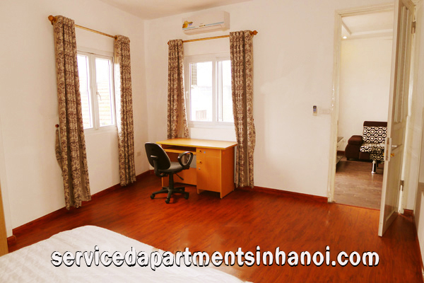 Một căn hộ dịch vụ có không gian yên tĩnh cho thuê ở Linh Lang, Ba Đình 9