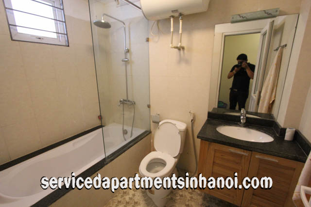 Căn hộ dịch vụ 2 phòng ngủ cho thuê tại phố Ngọc Khánh, quận Ba Đình 2