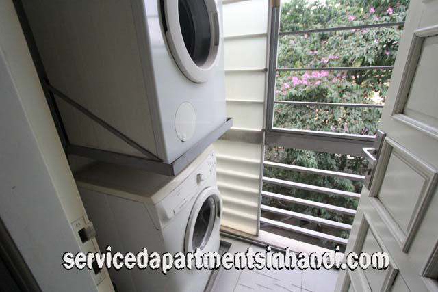 Căn hộ dịch vụ 2 phòng ngủ cho thuê tại phố Ngọc Khánh, quận Ba Đình 3