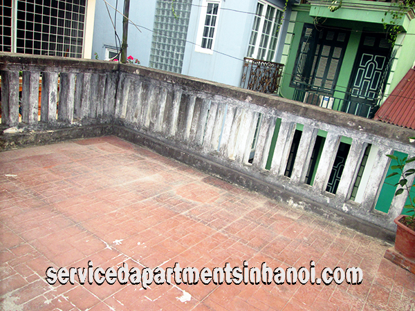 Cho thuê nhà mới được tân trang 2 phòng ngủ tại quận Hoàn Kiếm 9