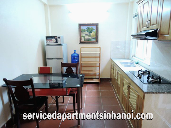 Cho thuê căn hộ dịch vụ giá rẻ 1 phòng ngủ tại đường Đội Cấn, Ba Đình 2