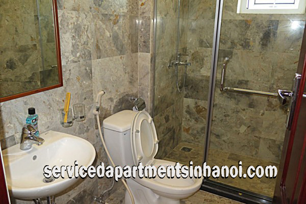 Cho thuê căn hộ dịch vụ 2 phòng ngủ gần công viên nước,quận Tây Hồ 2