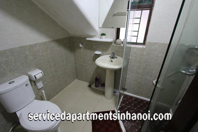 Căn hộ dịch vụ 2 phòng ngủ thoáng mát cho thuê trên đường Hoàng Cầu, quận Đống Đa 3