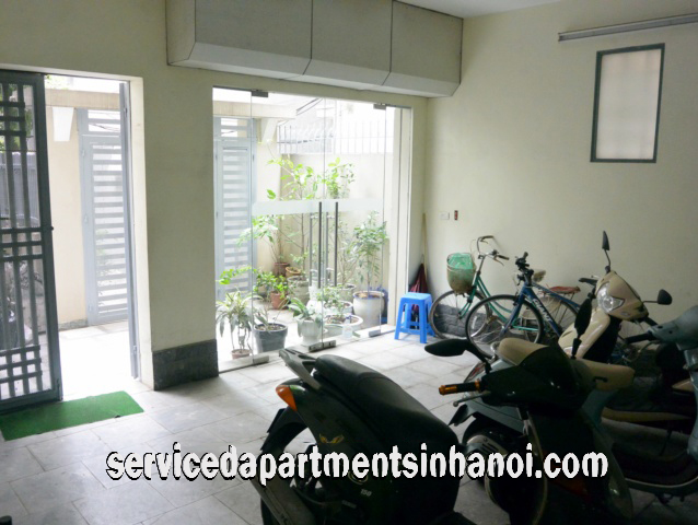 Căn hộ dịch vụ hoàn toàn mới 1 phòng ngủ cho thuê trên phố Đội Cấn, quận Ba Đình 8