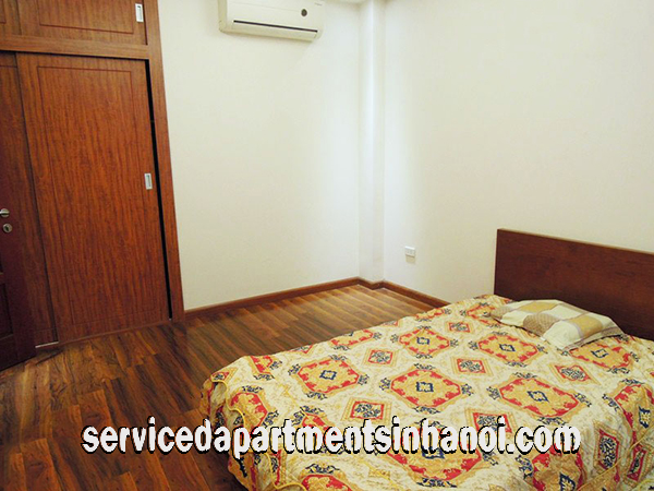 Cho thuê căn hộ dịch vụ 2 phòng ngủ giá rẻ tại đường Lạc Long Quân, quận Tây Hồ 8