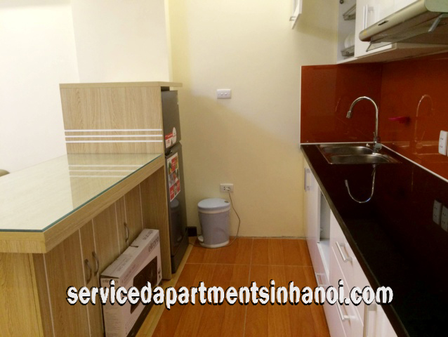 Cho thuê căn hộ dịch vụ hoàn toàn mới 1 phòng ngủ tại đường Văn Cao, quận Ba Đình 5