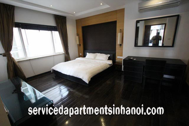 Cho thuê căn hộ dịch vụ sang trọng 3 phòng ngủ trên phố Quảng An, quận Tây Hồ 2
