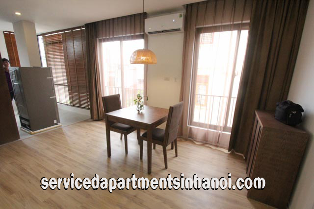 Cho thuê căn hộ dịch vụ 1 phòng ngủ tại Văn Cao, quận Ba Đình 4