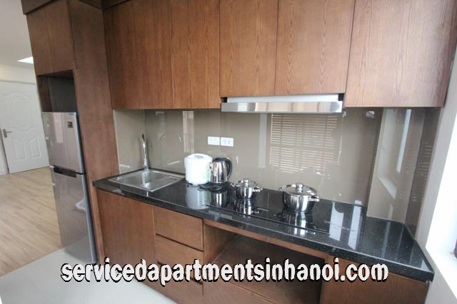 Cho thuê căn hộ dịch vụ 1 phòng ngủ tại Văn Cao, quận Ba Đình 5