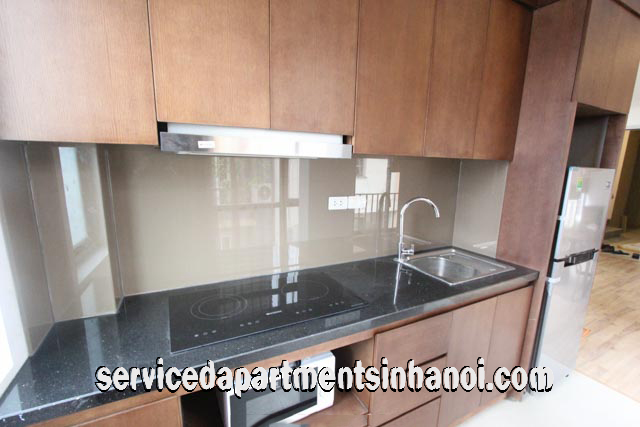Cho thuê căn hộ dịch vụ hoàn toàn mới 1 phòng ngủ tại quận Ba Đình 5