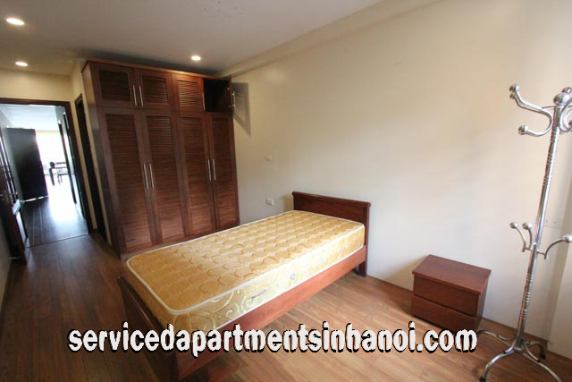 Cho thuê căn hộ dịch vụ 3 phòng ngủ trên đường Quảng An, View Hồ Tây cực đẹp 10