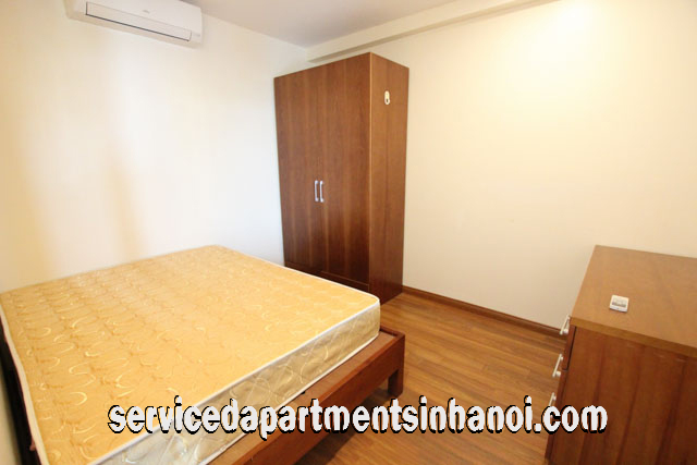Cho thuê căn hộ dịch vụ 3 phòng ngủ trên đường Quảng An, View Hồ Tây cực đẹp 3