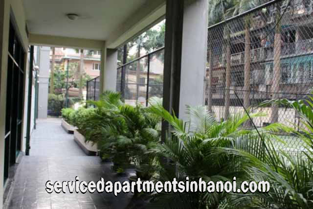 Cho thuê căn hộ dịch vụ 3 phòng ngủ tại đường Trần Phú, trung tâm quận Ba Đình 7