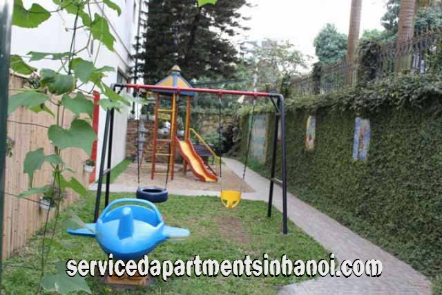 Cho thuê căn hộ dịch vụ 3 phòng ngủ tại đường Trần Phú, trung tâm quận Ba Đình 6