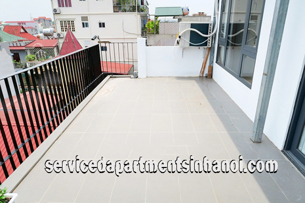 Cho thuê căn hộ dịch vụ 1 phòng ngủ tại đường Nghi Tàm, quận Tây Hồ, có ban công lớn 6