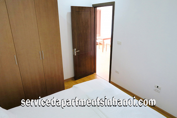 Cho thuê căn hộ dịch vụ 1 phòng ngủ tại đường Nghi Tàm, quận Tây Hồ, có ban công lớn 8