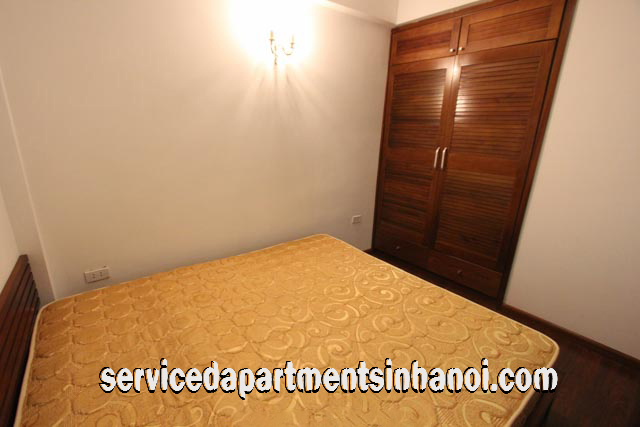 Cho thuê căn hộ dịch vụ mới tân trang tại phố Linh Lang, Ba Đình 4