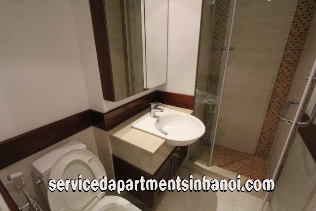 Cho thuê căn hộ dịch vụ mới tân trang tại phố Linh Lang, Ba Đình 7