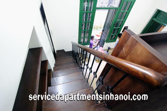 Cho thuê căn hộ dịch vụ 1 phòng ngủ tại phố Nguyễn Trường Tộ, quận Ba Đình 3