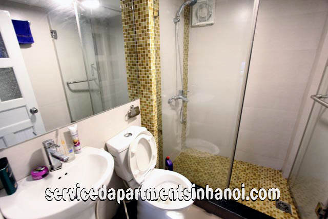 Cho thuê căn hộ dịch vụ 1 phòng ngủ tại phố Nguyễn Trường Tộ, quận Ba Đình 7