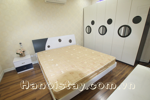 Cho thuê căn hộ 1 phòng ngủ gần hồ Hoàn Kiếm 6